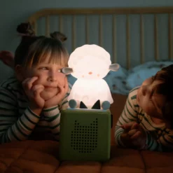 Sleepy Friends: Sleepy Sheep Night Light Tonie -TONIES Shop Tonies PDP Assets nightlight lifestyle2 scaled